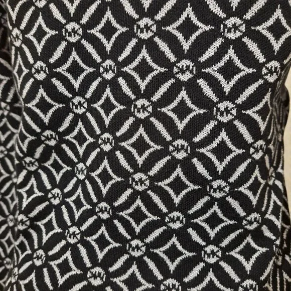 Michael Kors Size Medium (10-12) Black and Grey Logo Jacquard Sweater NW - Picture 8 of 13